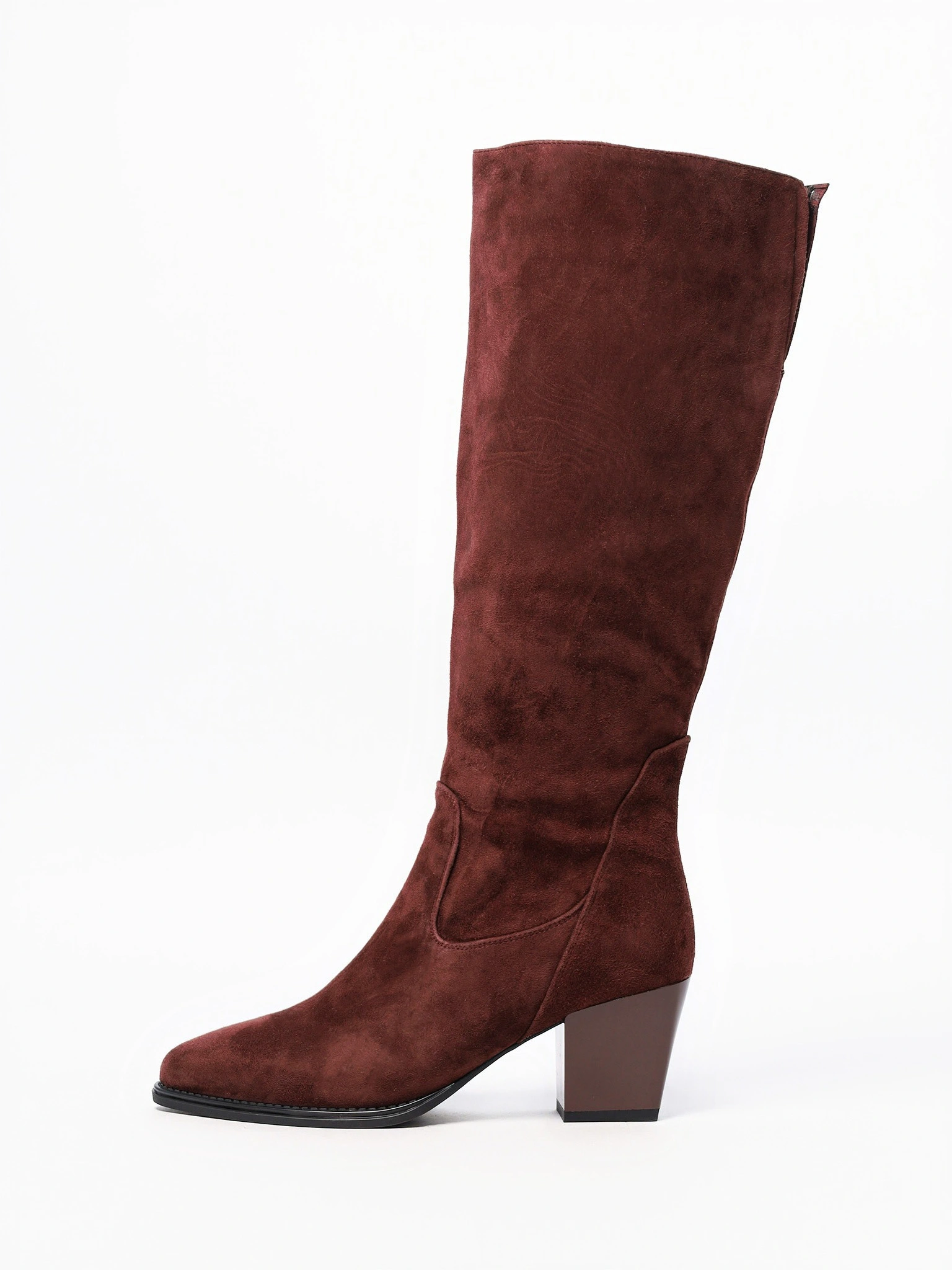 Сапоги бордового цвета на высоком каблуке